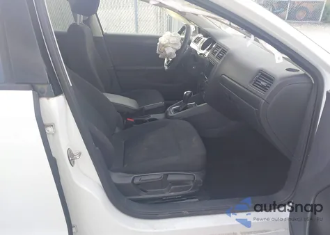 2016 Volkswagen Jetta 1.4T S z USA, uszkodzony, nr VIN 3VW267AJ3GM339945